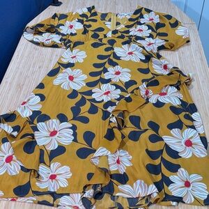 Luxe Apothetique Mustard and Black Women's Midi Dress